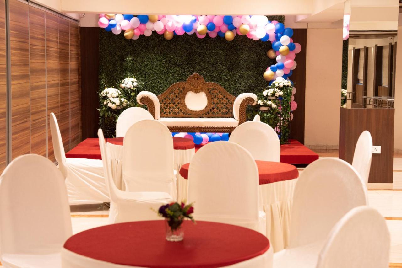 Gold Crest Business Hotel Nova Bombaim Exterior foto